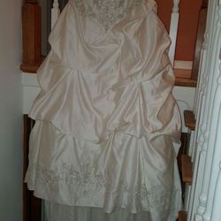 Brand new Never worn wedding dress