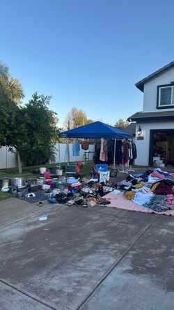 Big Yard Sale in San Bernardino !!🏷️💯
