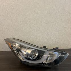 Hyundai Elantra Headlight