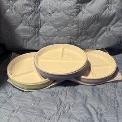 Elk & Friends 6’7 Porcelain Divided Plates And Silicone Sleeves 