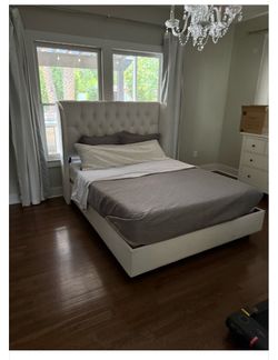 Skyline Furniture Queen Tufted Upholstered Wingback Bed Velvet White