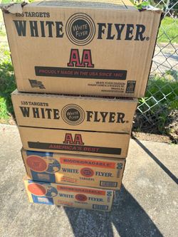 White Flyer Clay Disks for Skeet Shooting
