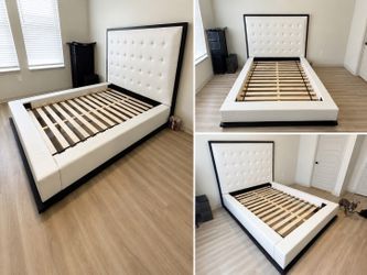 Luxury bed frame (size queen)
