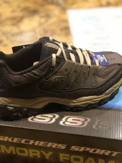 Sckechers tennis shoes