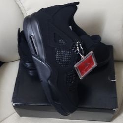 Jordan 4 Retro 