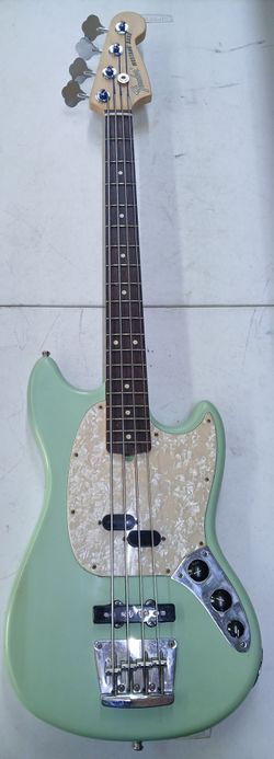 Fender Mustang Bass Guitar (CGH048310-01)