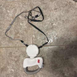 Wigzi - 2 Dog Retractable Leash – Featuring Our Incredible Silicone Gel Handle - No Tangle Engineering. Each Dog 50 lb up to 10 ft Dist