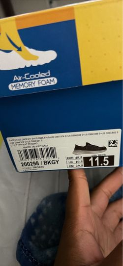 Sketchers work shoes (Brand NEW)