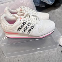 ADIDAS SIZE 6 ~ PICKUP HUMBLE 77396