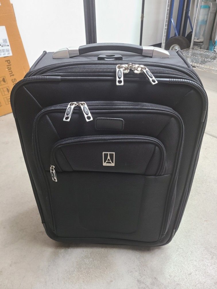 Travelpro Carry On Size Luggage Good Condition