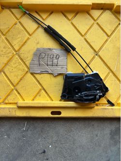 2016-2019 Toyota PRIUS DOOR Right front interior lock latch T43-11150 OEM