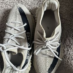 Yeezy boost 350 V2