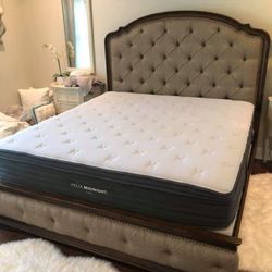 Helix Midnight Luxury Queen Size Mattress- Like New!