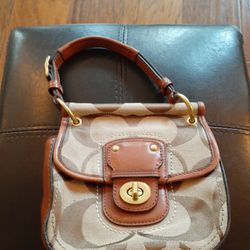GORGEOUS Coach Monogram Willis Turnlock 7" Top Handle Mini Bag.
