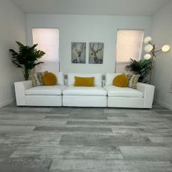 SECTIONAL MODULAR KEVIN CHARLES FURNITURE WHITE - FREE DELIVERY 