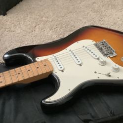Left Handed standard Fender Stratocaster (like New)