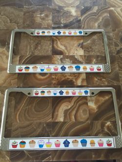 Cupcake license plate frame