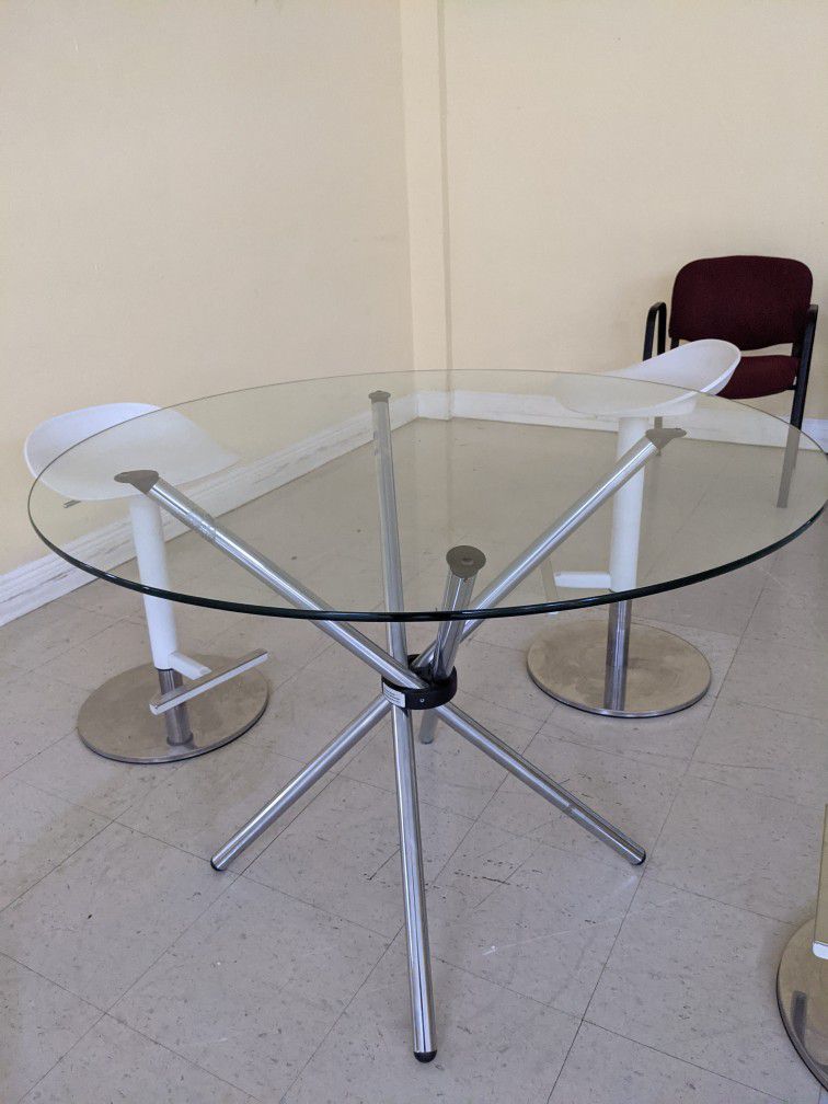 Glass Table With Compact Legs 