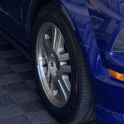 2005-2009 Mustang GT Factory Rims, Tires