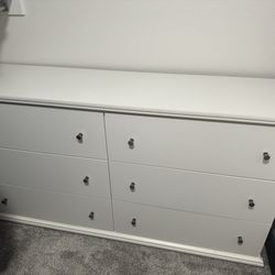Dresser 5 feet signature design by Ashley white and 2 dressers like new