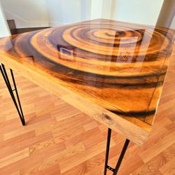 Incredible Swirl Designer Table 