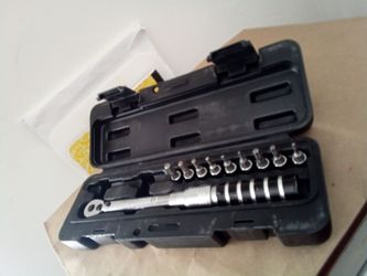 Venzo 1/4" Drive Click-Type 2-15Nm Torque Wrench With Lock Ring & Torx Bits In Protective Case