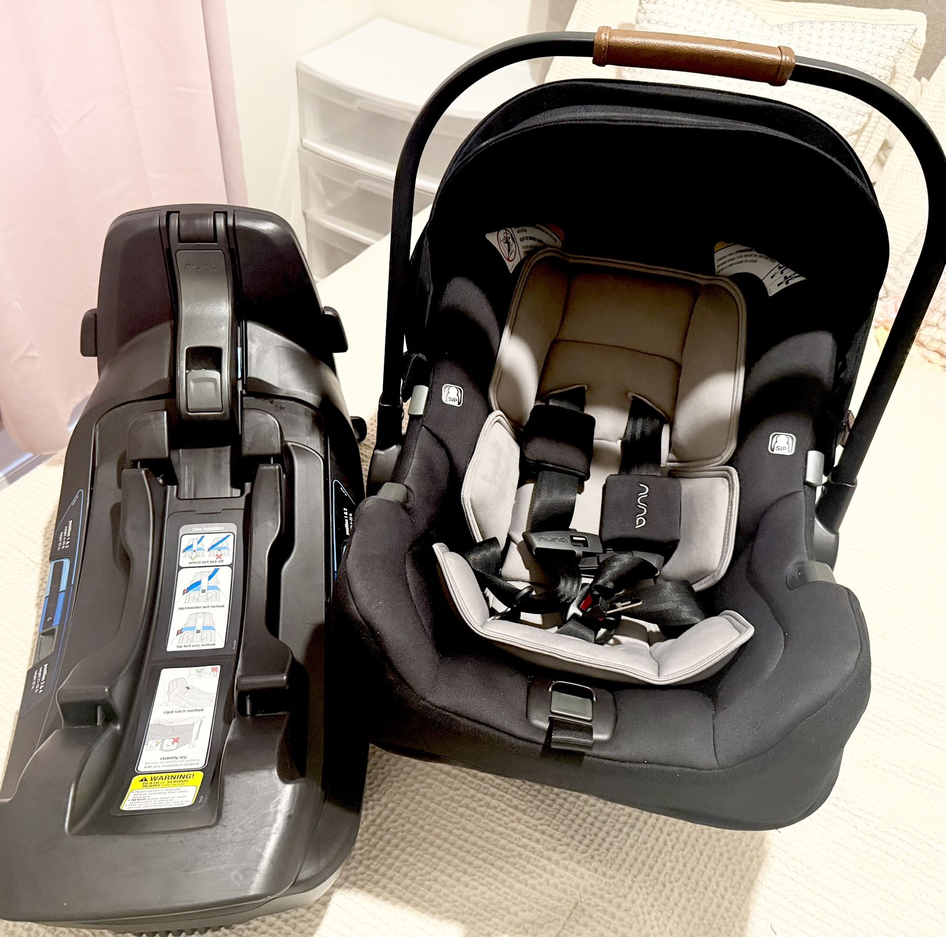Nuna Pipa RX Car seat And Base
