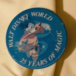 Disney Vintage lenticular Button