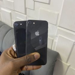 iPhone SE Unlocked With Warranty 