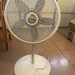 LASKO 3 speed Standing Oscillating Fan