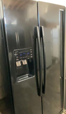 Samsung Side By Side Black Fridge
