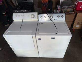 Maytag Top Load Washer and Gas Dryer Set