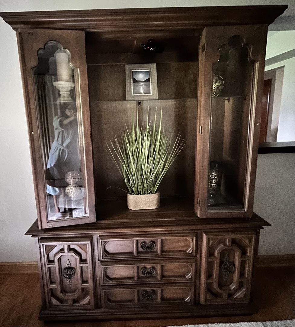 Solid Wood  China Cabinet/ Display unit