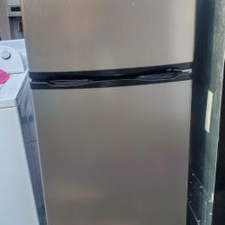 WHIRLPOOL REFRIGERATOR GOOD CONDITION WORKING PERFECT 