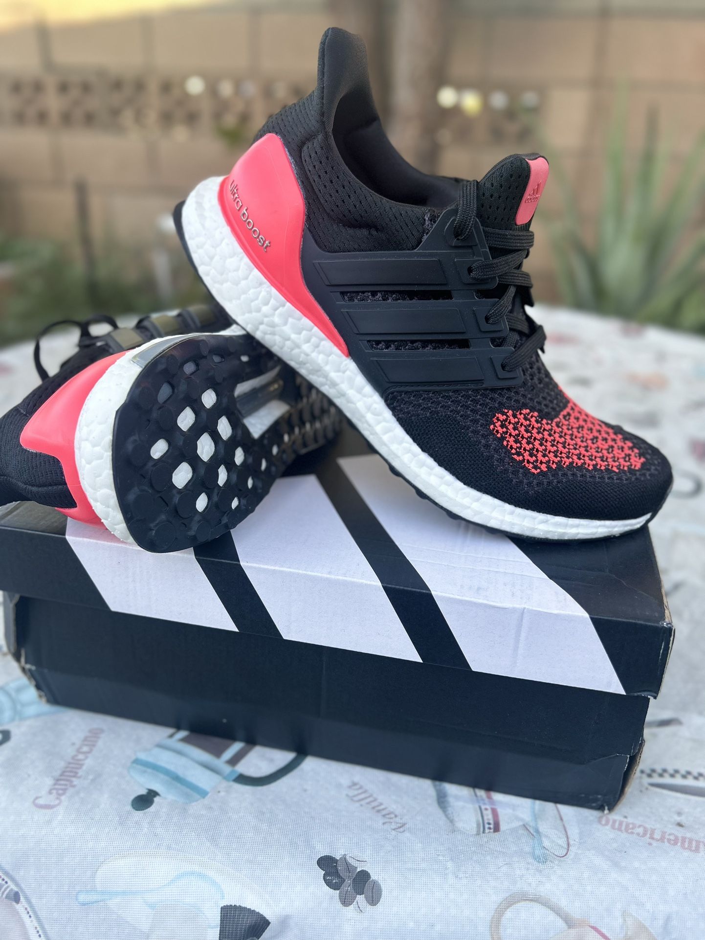 ADIDAS ULTRABOOST