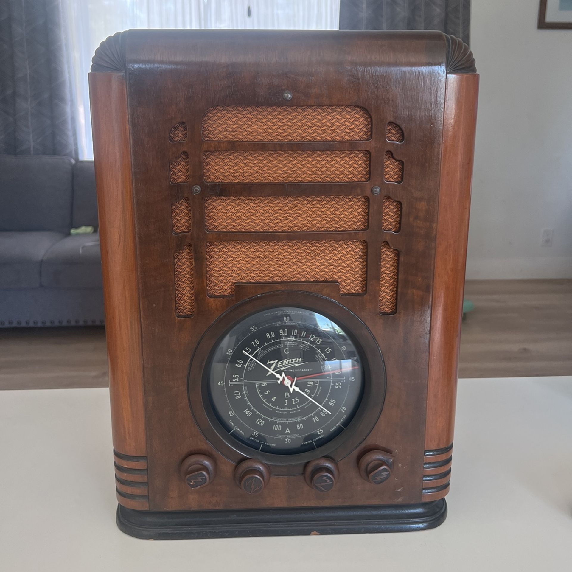 Zenith Radio
