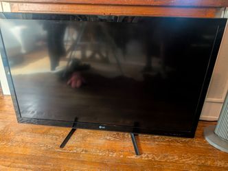 LG 55" LCD TV - 1080p