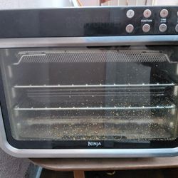 Ninja AIR FRYER/TOASTER OVEN