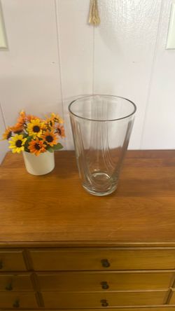 Neiman Marcus Lead Crystal Flared Ribbed Centerpiece Vase