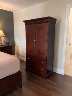 Beautiful Solid Wood Entertainment Armoire / TV Cabinet with Storage