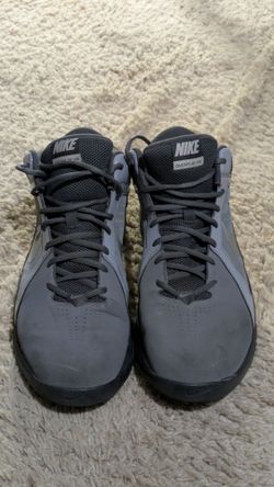 Nike Men's The Overplay VIII NBK Basketball Shoes / Size 13