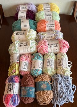 19 skeins of chenille yarn, most new & unused
