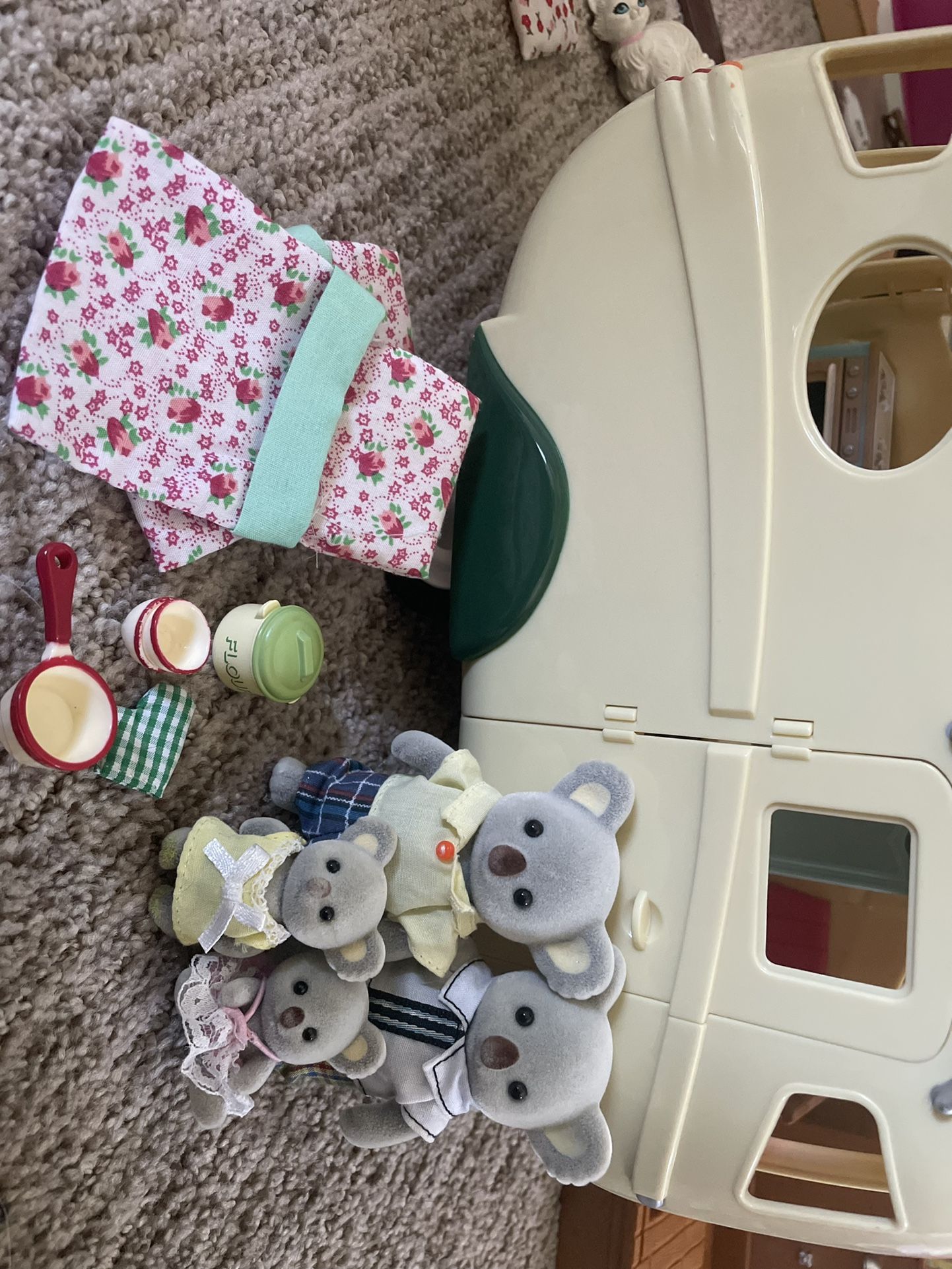 calico critter caravan with gay koala couple and extra accessories