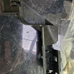 G. Volkswagen Audi Rear Bumper Guide Upper Rigth