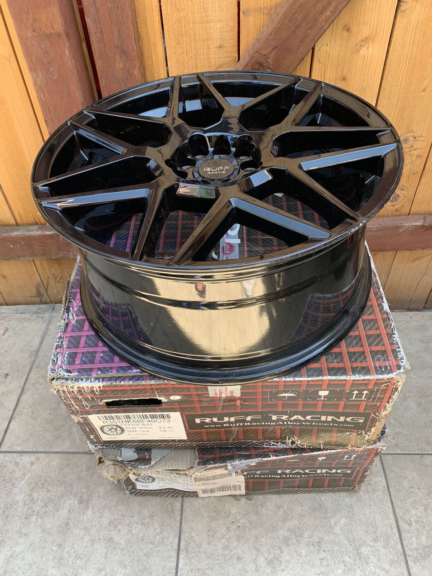 Ruff custom rims 18” Racing R351 Black flat Universal