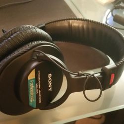 SONY MDR7506 Professional large diaphragm headphones