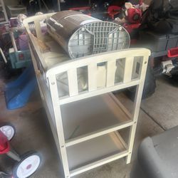 Free Changing Table