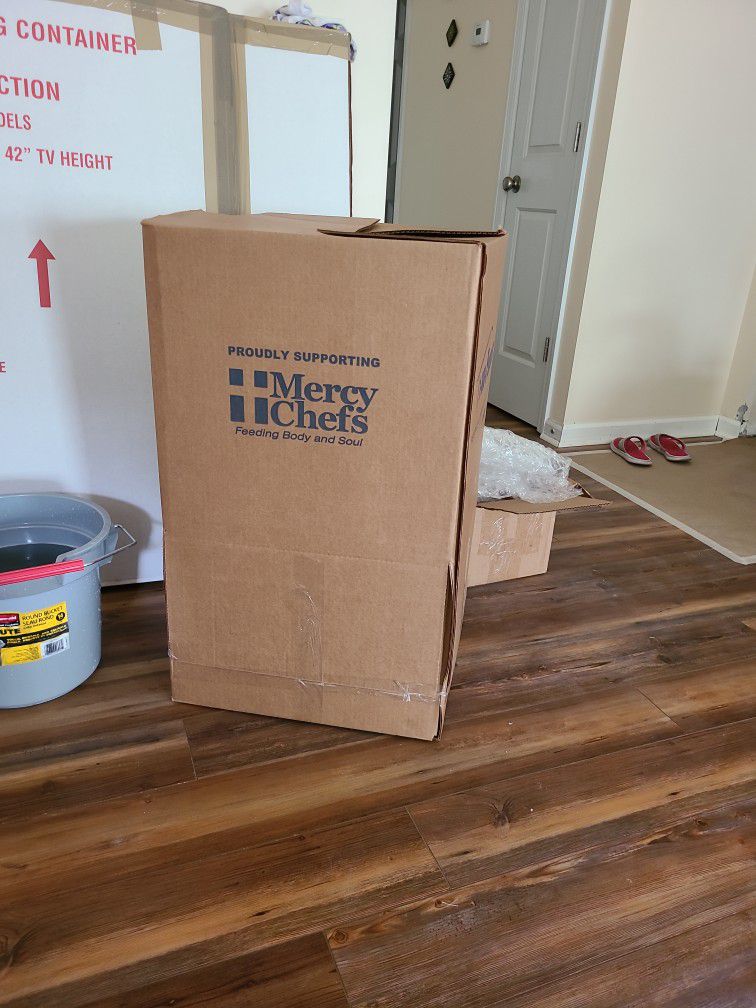 Free Moving Box And Bubble Wrap 