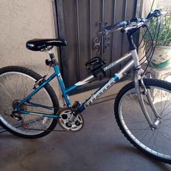 Bike Giant Tires Size 26 Frame Size Medium 