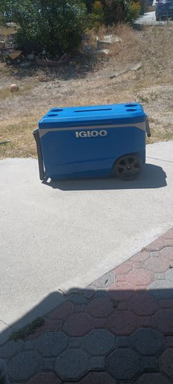 Igloo Ice Chest With Wheels